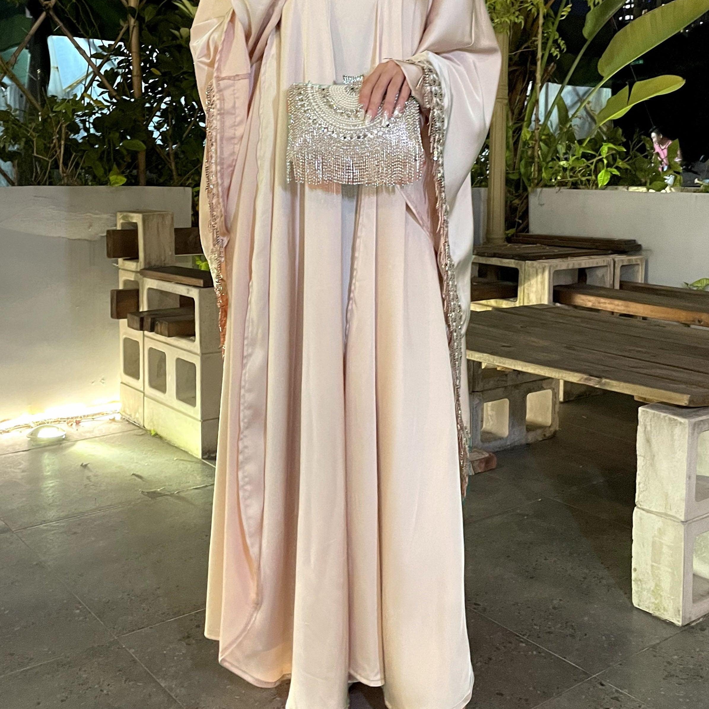#CL42 Schmetterling Satin Taasel Set ✦ Wandelbares Abaya & Kleid Duo für Tag-zu-Nacht Bescheidenheit