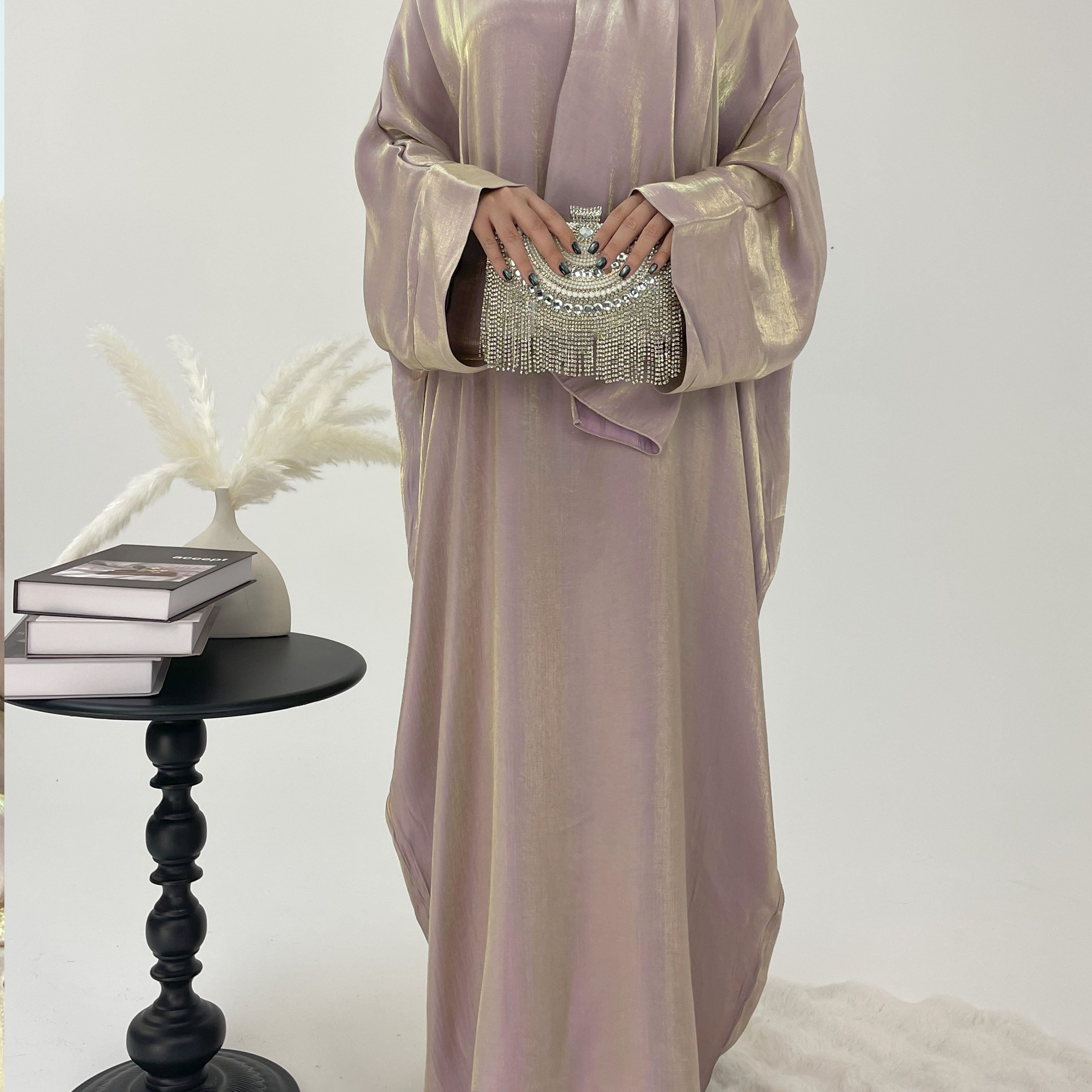 CL56 Leuchtende Batwing Abaya Kleid mit Hijab ✦ Ganzjahres-Kaftan in schillerndem Blau