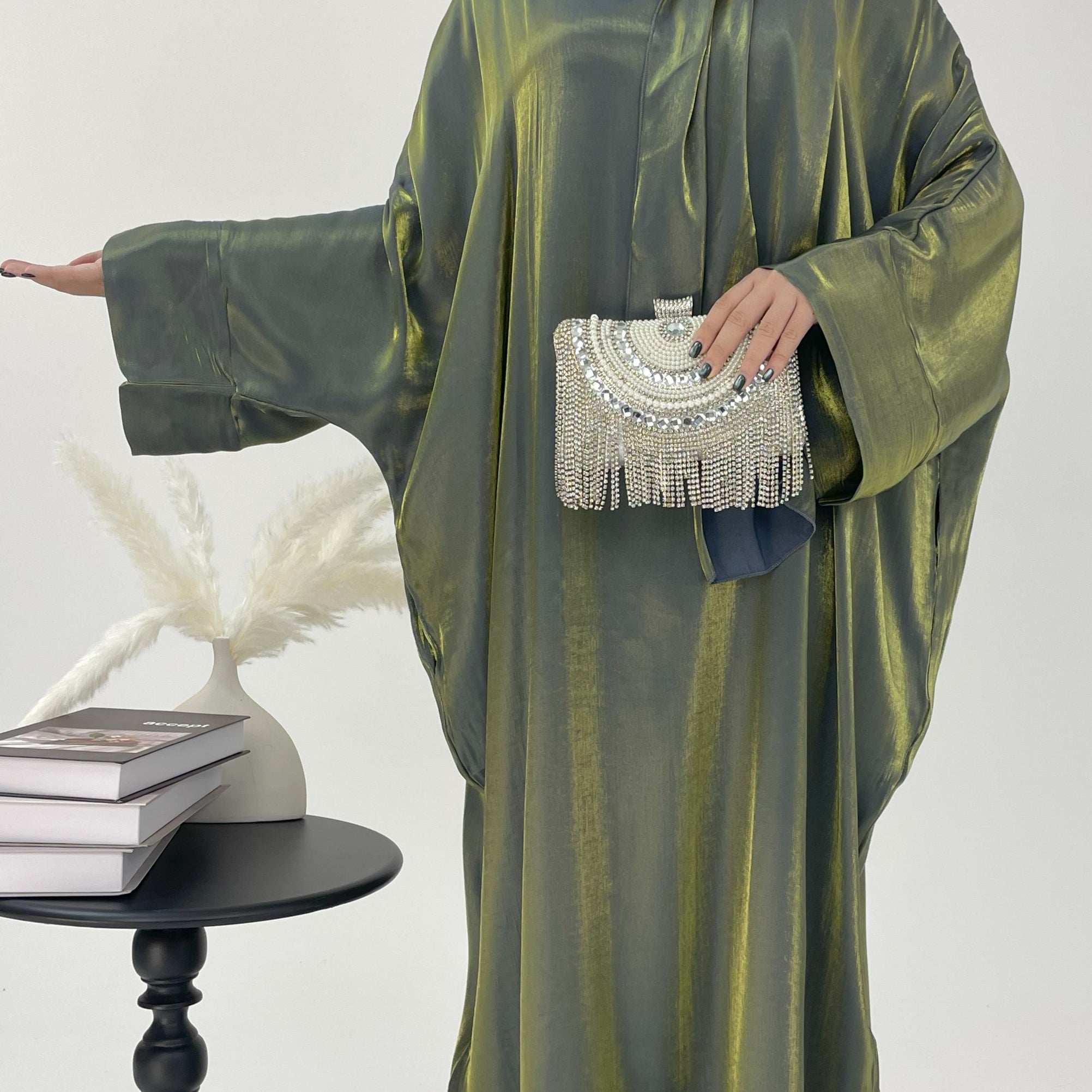 CL56 Leuchtende Batwing Abaya Kleid mit Hijab ✦ Ganzjahres-Kaftan in schillerndem Blau