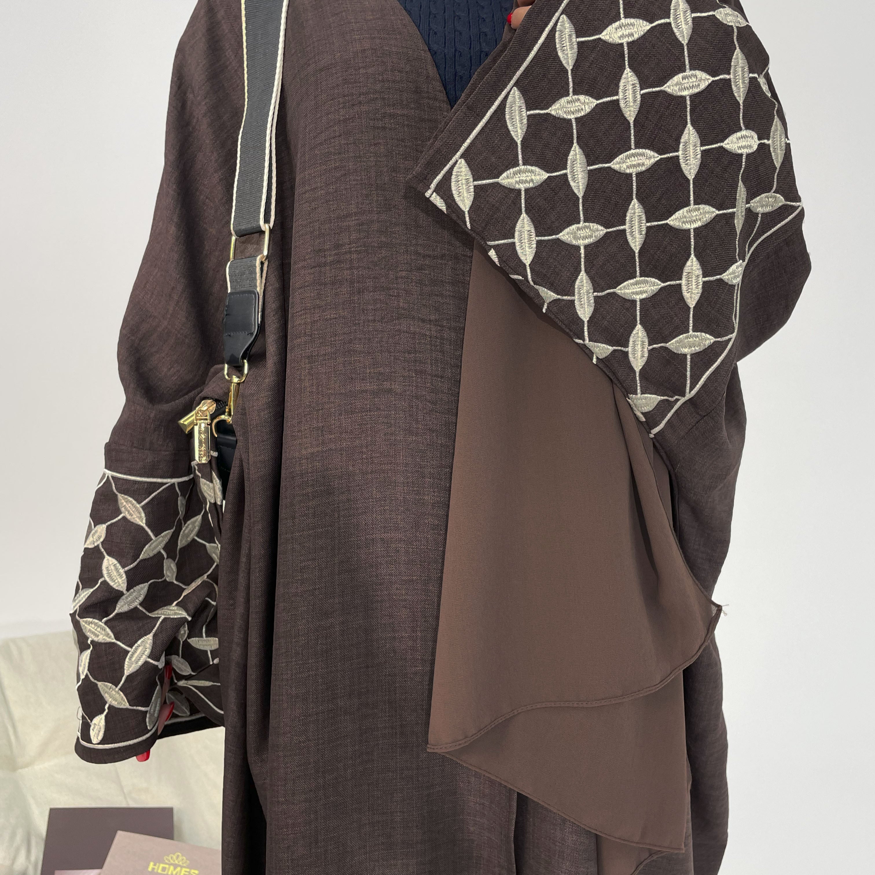 #CL47 Timeless V-Neck Abaya ✦ Embroidered Cuffs & Adjustable Belt for Multi-Occasion Modesty