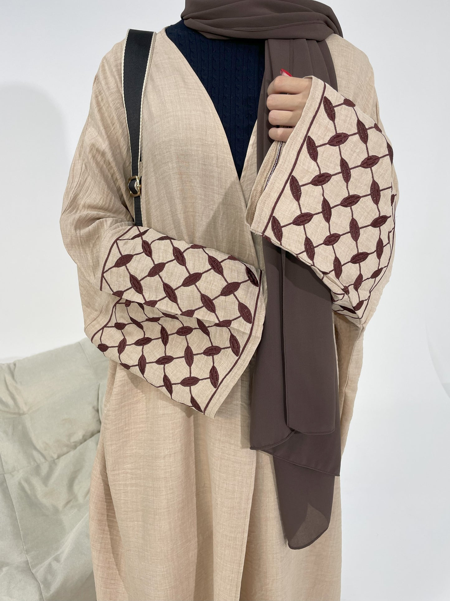 #CL47 Timeless V-Neck Abaya ✦ Embroidered Cuffs & Adjustable Belt for Multi-Occasion Modesty
